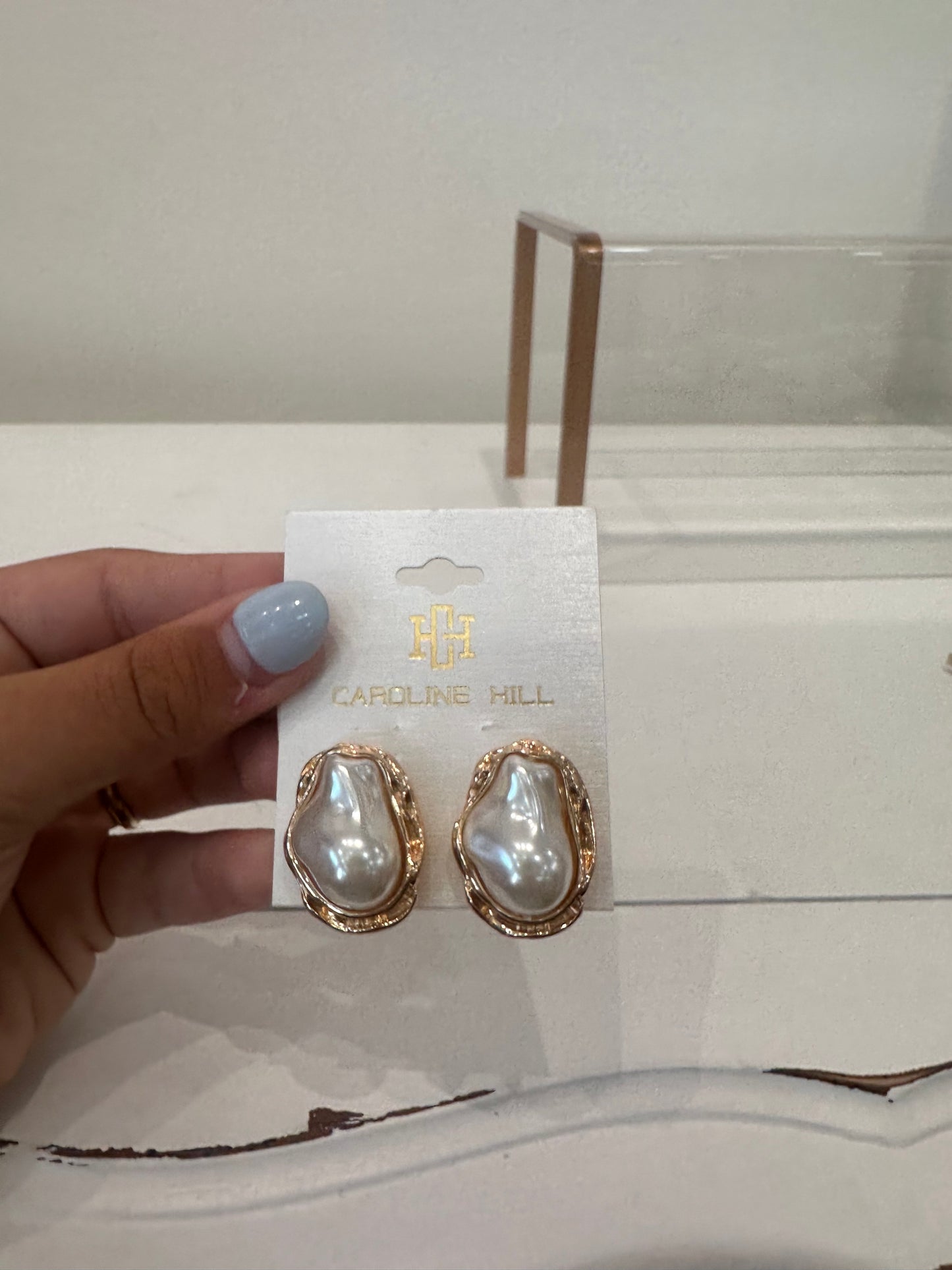 CH - Pearl Stud Earring