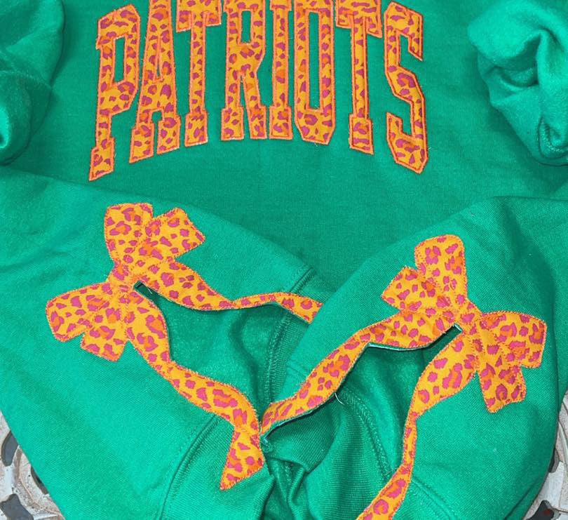 Patriots Side Bow Sweatshirt